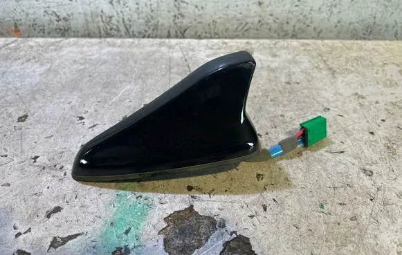 KIA Stonic Aerial GPS antenna ASSYR00F 96210H8010 2404260121