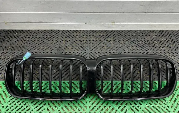 BMW 5 G30 G31 G38 Front grill 9464219