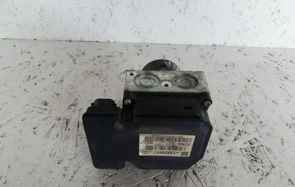Opel Insignia A ABS Pump 133328651