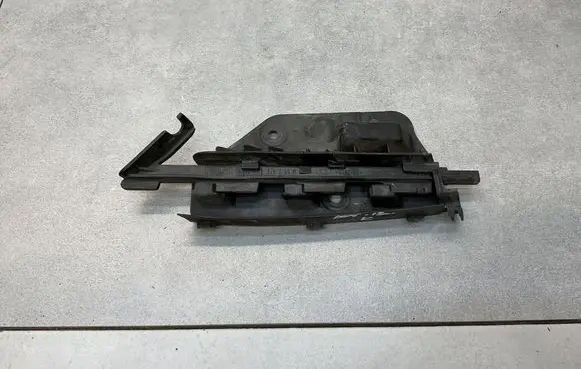 Volkswagen Eos Front bumper mounting bracket 1Q0807049B