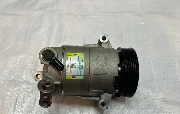 Jeep Renegade Air conditioning (A/C) compressor (pump) 51961724