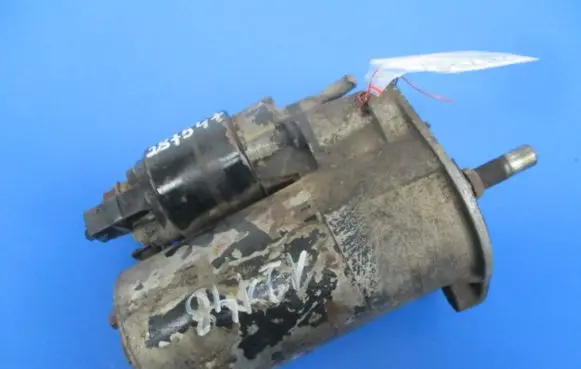 Volkswagen Golf III Starter motor