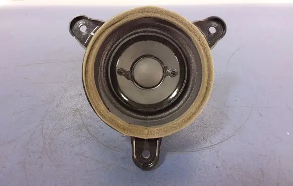 Audi A8 S8 D4 4H Subwoofer speaker 4H0035397