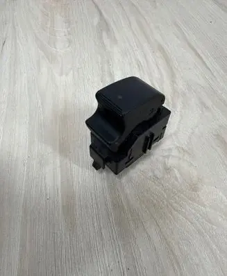 Toyota Corolla Verso AR10 Electric window control switch 848100F010