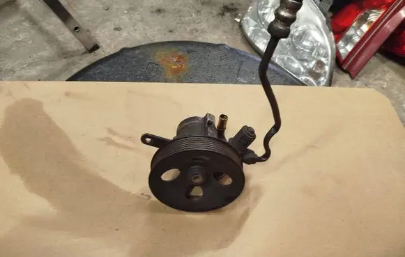 Suzuki Forenza Power steering pump 