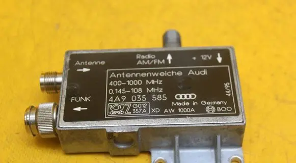 Audi A8 S8 D2 4D Aerial antenna amplifier 4A9035585 4001000 0145108