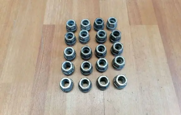 Opel Astra K Nuts/bolts 9598799 YR00110280 1008010