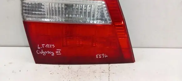 Honda Odyssey Tailgate rear/tail lights