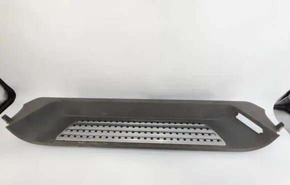 Volkswagen Multivan T5 Rear sill trim cover 7H5863725E