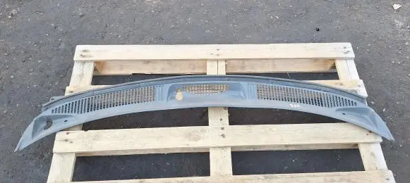 Suzuki Wagon R+ Wiper trim 7233183E0 7233183