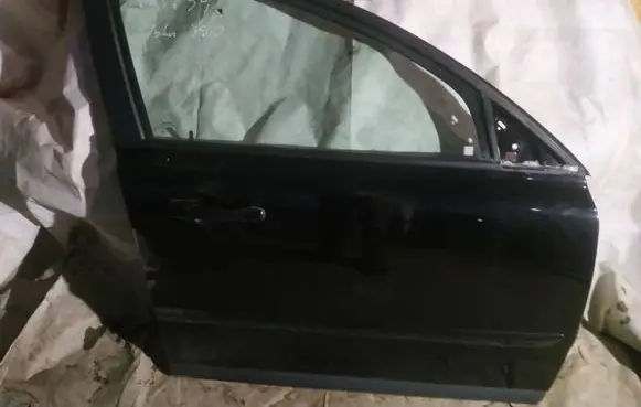Volvo V50 Front door juodos
