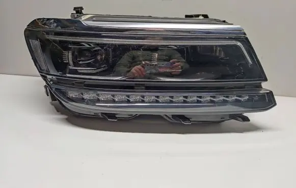 Volkswagen Tiguan Headlight/headlamp 5NB941082D