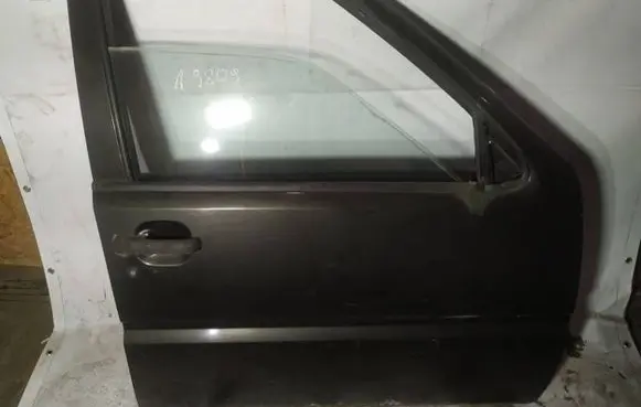 Ford Maverick Front door juodos