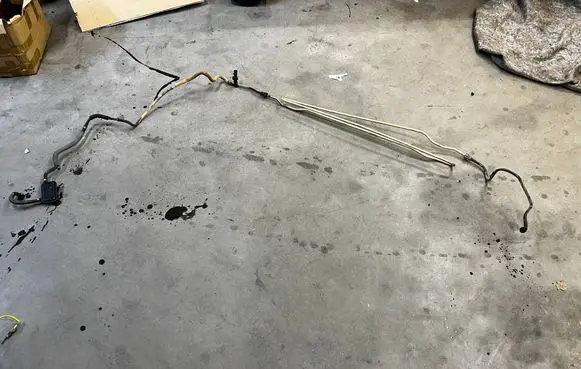 Dacia Dokker Fuel line pipe 