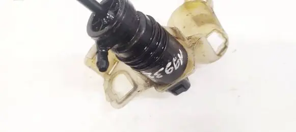 Mercedes-Benz CLS C219 Windscreen/windshield washer pump
