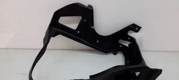 Mercedes-Benz S W220 Headlight/headlamp mounting bracket A2206200572