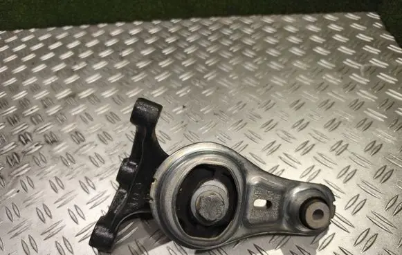 Renault Trafic II (X83) Engine mount bracket 93866731 112388746R 8200675206