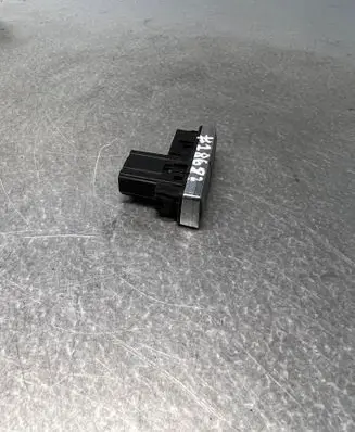 Ford Mondeo Mk III Windscreen/window heater switch 18K574