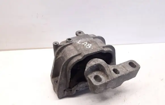 Volkswagen Touran I Engine mount bracket 1K0199262