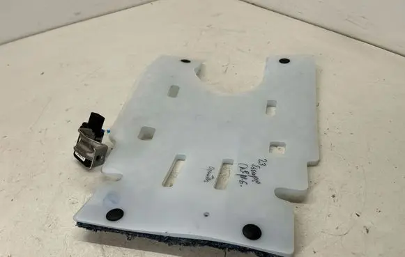 Ford Escape IV Seat pressure sensor PJ6B14B422AB