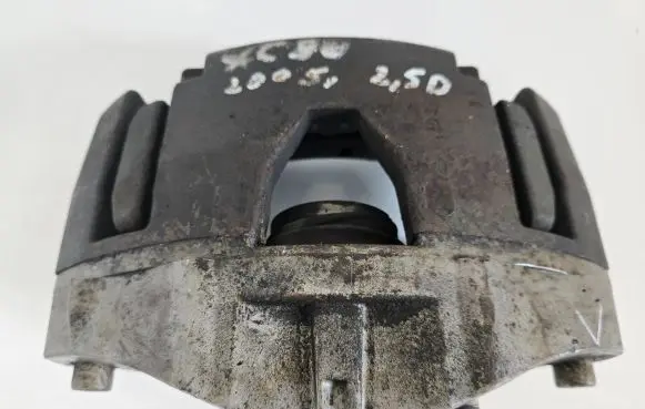 Volvo XC90 Front brake caliper 30657307