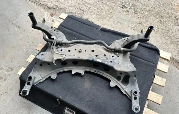 Toyota C-HR I Front subframe