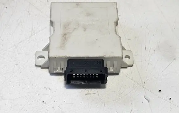 Toyota Avensis T250 Window wiper relay 150696