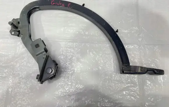 Alfa Romeo Giulia Tailgate/trunk/boot hinge