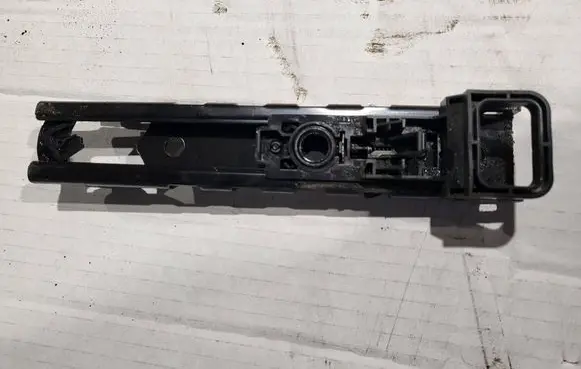 Volkswagen Tiguan Seat belt adjustment rail 5NA857819A