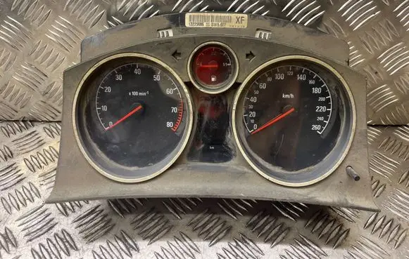 Speedometer (instrument cluster)