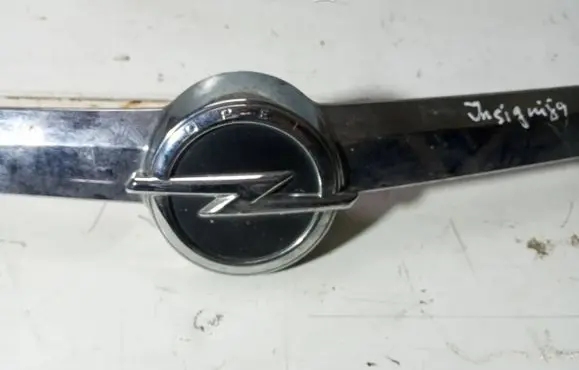 Opel Insignia A Tailgate trim 13244388 13244389