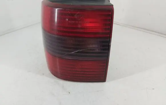 Volkswagen PASSAT B4 Rear/tail lights 3A9945257