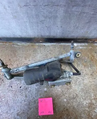 Renault Scenic I Front wiper linkage and motor
