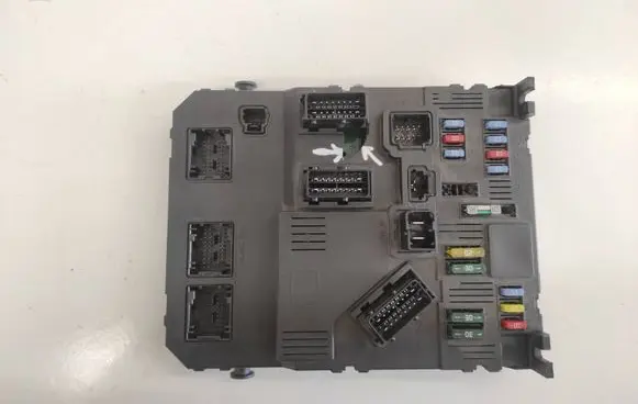 Peugeot 407 Comfort/convenience module 9655708480 BSIS0300
