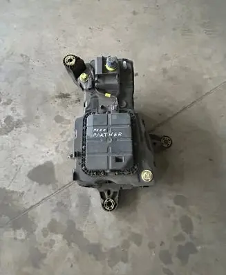 Peugeot Partner AdBlue liquid reservoir P1001539