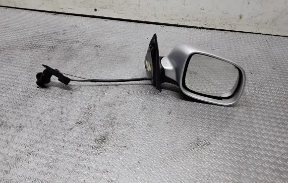 Manual wing mirror