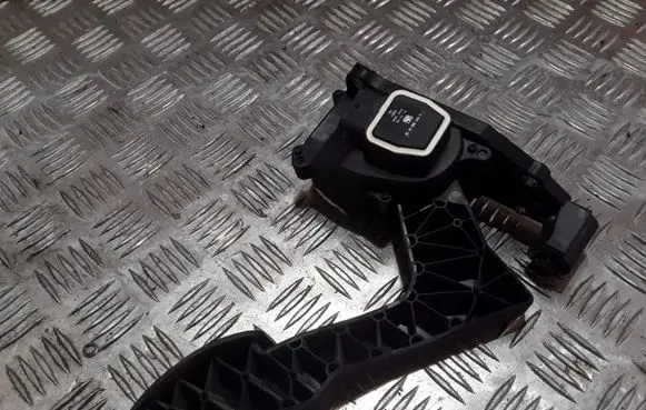 Smart ForTwo II Accelerator throttle pedal A4513000104