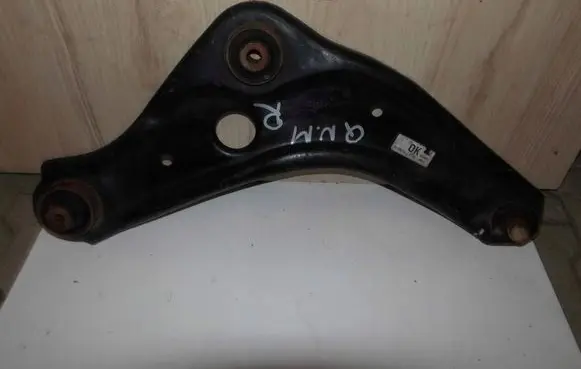 Nissan Qashqai Front lower control arm/wishbone 65566556