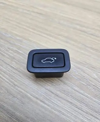 Volvo V70 Tailgate/boot open switch button 30739237
