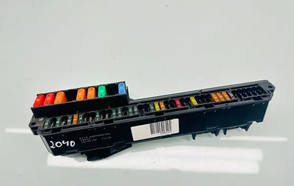 BMW 5 E60 E61 Fuse module 6957330