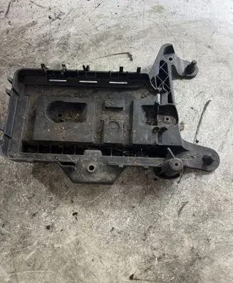 Audi A3 S3 8P Battery tray 1K0915333