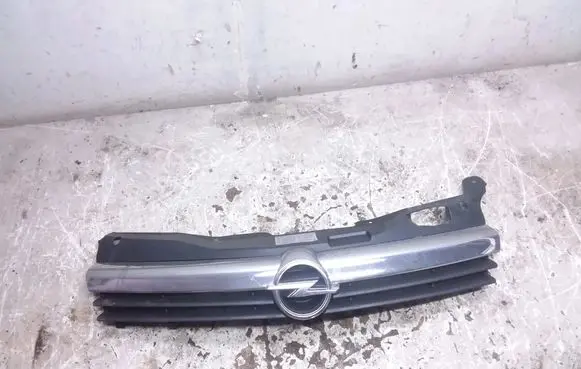 Opel Astra H Front bumper upper radiator grill 13241967 13241962