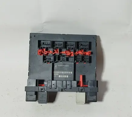 Volkswagen Touran I Comfort/convenience module 3C0937049E F005V00526