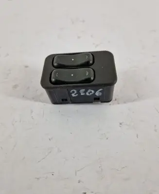 Opel Meriva A Electric window control switch 13363202