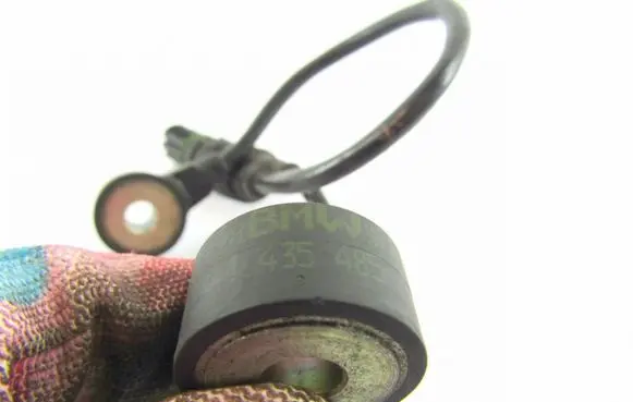 BMW 5 E39 Detonation knock sensor 1435485