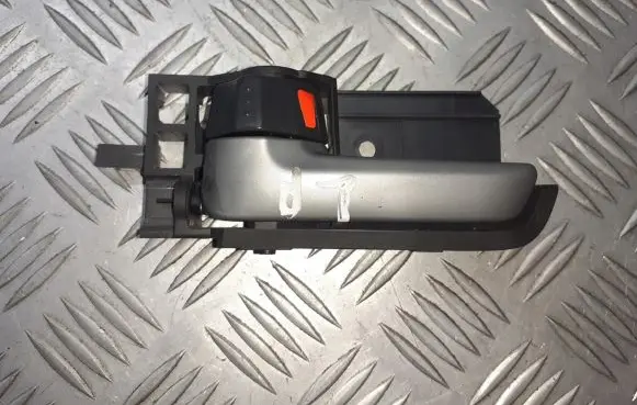 Suzuki Alto Front door interior handle 83130-75J0