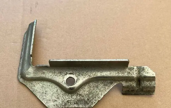 Battery bracket