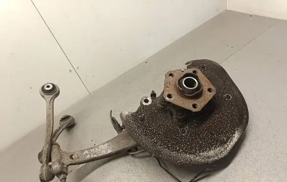Front wheel hub