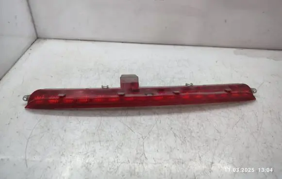 Mercedes-Benz GL X166 Third/center stoplight A1668200056