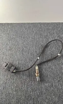 Volkswagen Golf VII Lambda probe sensor 05L907807J 10D27 10D26
